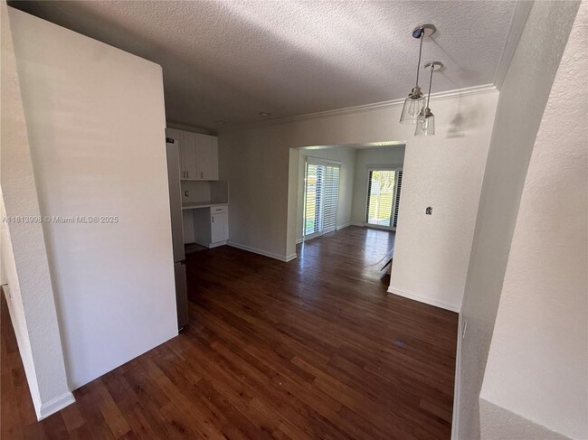 Building Photo - 6160 SW 188th Ave