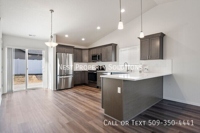 Building Photo - 422 N Washington St