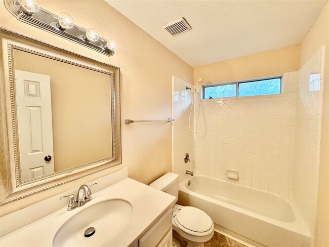 Building Photo - 1818 Maidenhair Ln