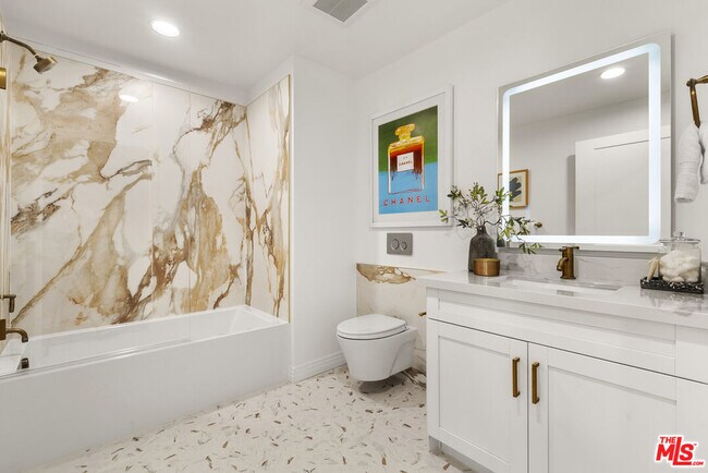 Building Photo - 7428 Santa Monica Blvd