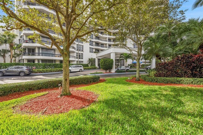 Building Photo - 3530 Mystic Pointe Dr