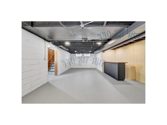 Building Photo - 6903 Thornton Dr