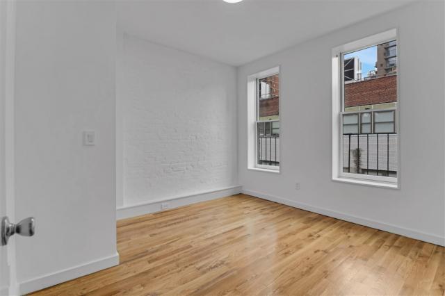 Primary Photo - 1 bedroom in NEW YORK NY 10128