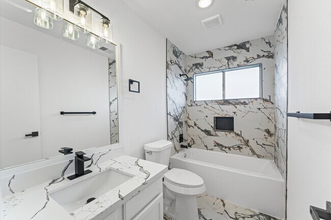 Building Photo - 17527 Hamilwood Dr