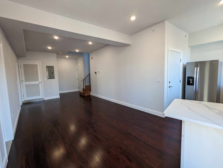 Building Photo - 1315 Ridge Ave