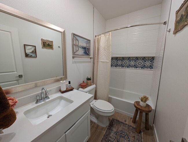 Building Photo - 6141 Hidden Psge Ave