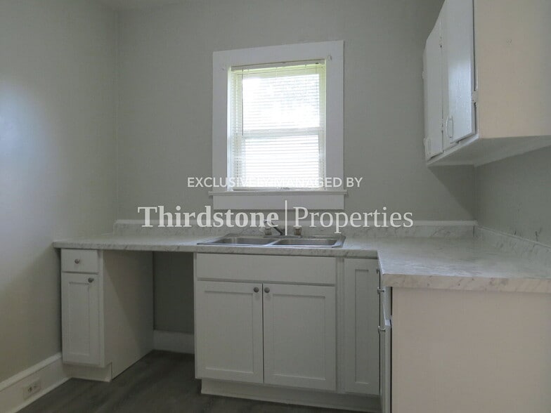 Building Photo - 2899 Dignan St