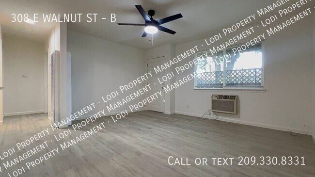 Building Photo - 308 E Walnut St