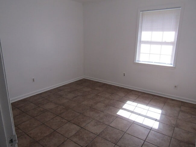 Building Photo - 1087 Desert Shield St