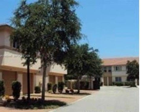 Building Photo - 1909 Hibiscus Ln