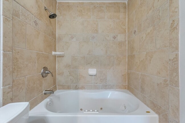 Building Photo - Charming 2-Bedroom, 2-Bath Home in the Hea...