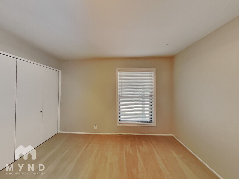 Building Photo - 925 Warren Way