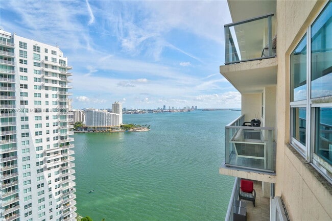 Building Photo - 1155 Brickell Bay Dr