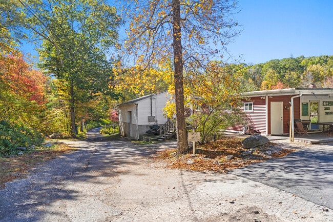 Building Photo - 497 Winthrop Rd