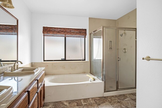 Building Photo - 100 Lippizan Dr