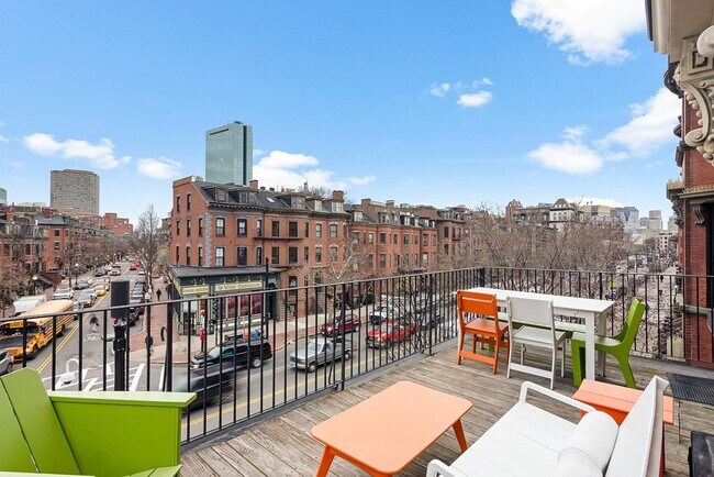 Building Photo - 608 Tremont St