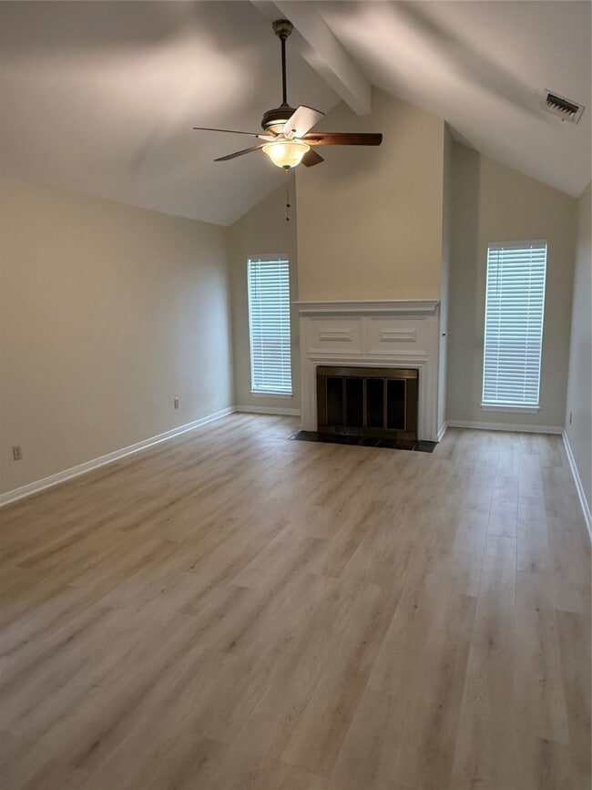 Building Photo - 1521 Crestmont St