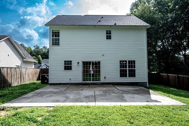 Building Photo - 103 Druid Ct
