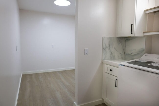 Building Photo - 3500 Whitehall Dr