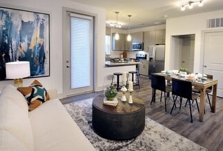 Building Photo - Windsor Sugarloaf