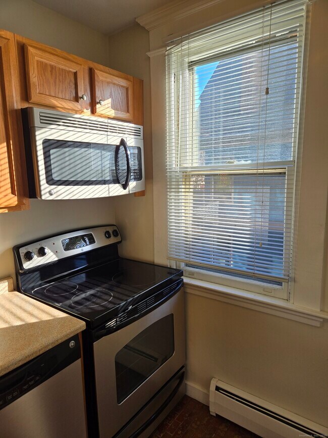 Building Photo - 188 Cold Spring St