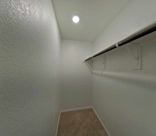 Building Photo - 2708 Starwater Dr