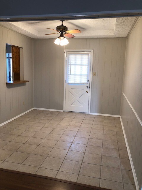 Building Photo - Gorgeous Glenn Heights Home