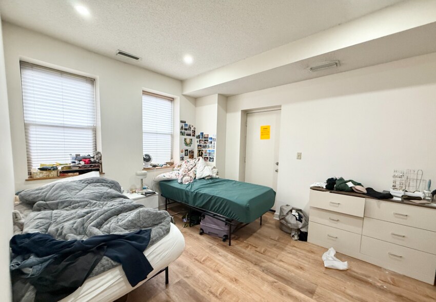 Building Photo - 95 Gainsborough St