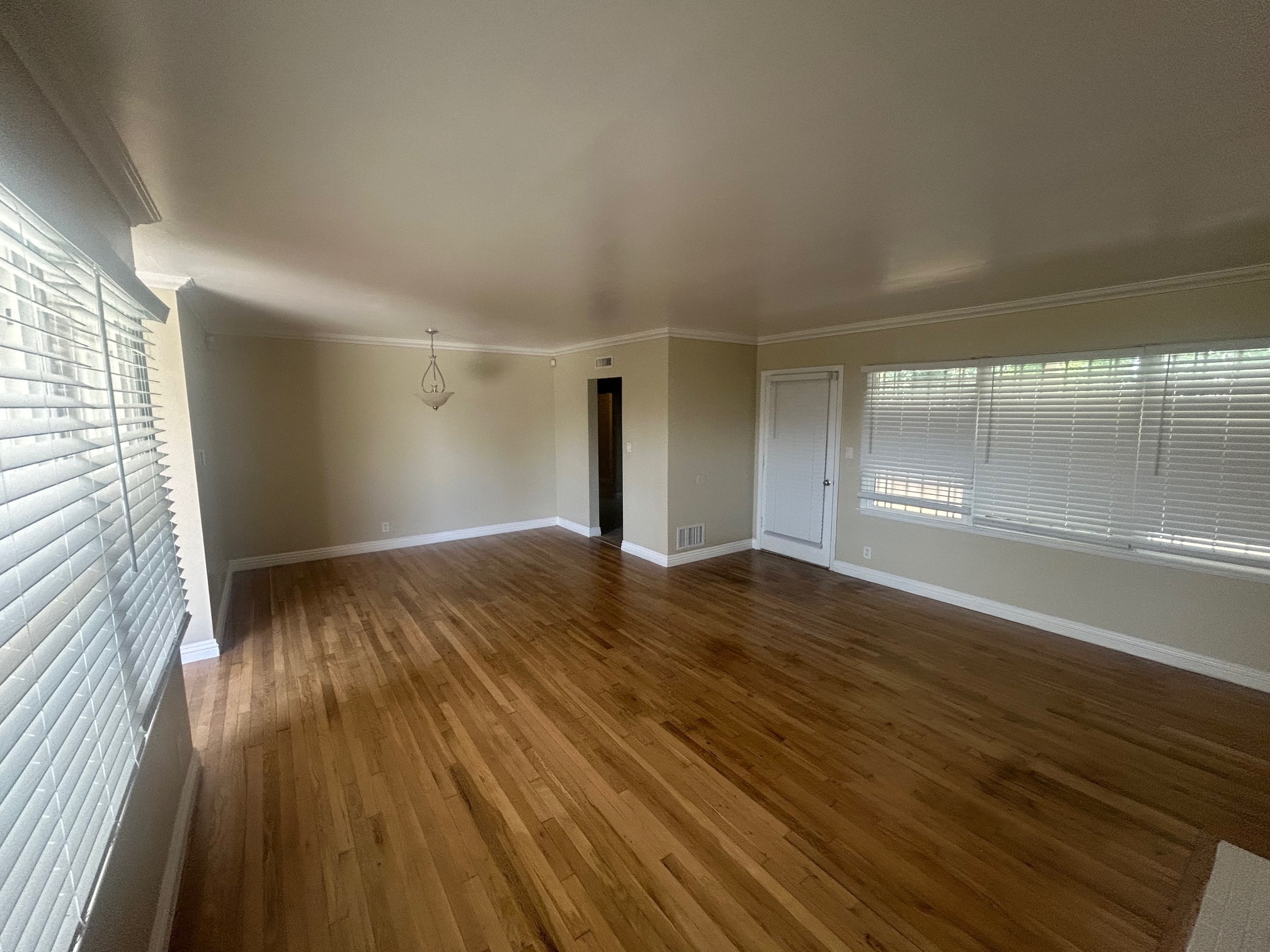 Building Photo - 2911 W 129th St