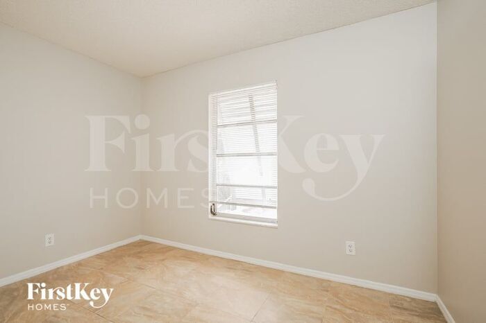 Building Photo - 1313 SE 25th Ln