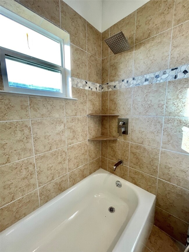 Building Photo - 1755 W 6th St