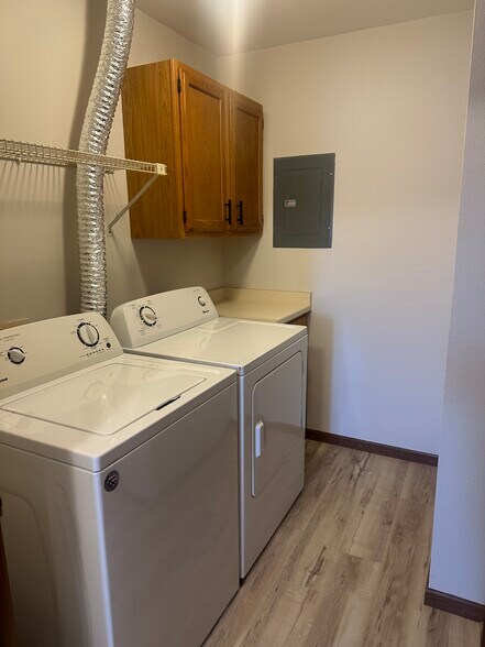In Unit Laundry - 18 Stonehaven Dr