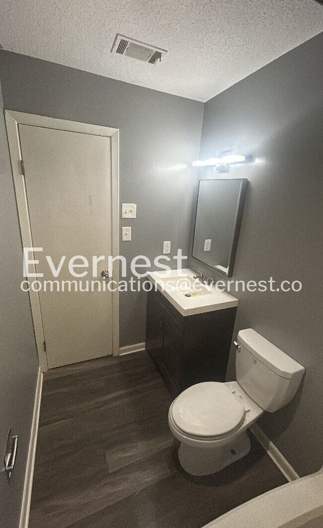 Building Photo - 9 Meredith Ct