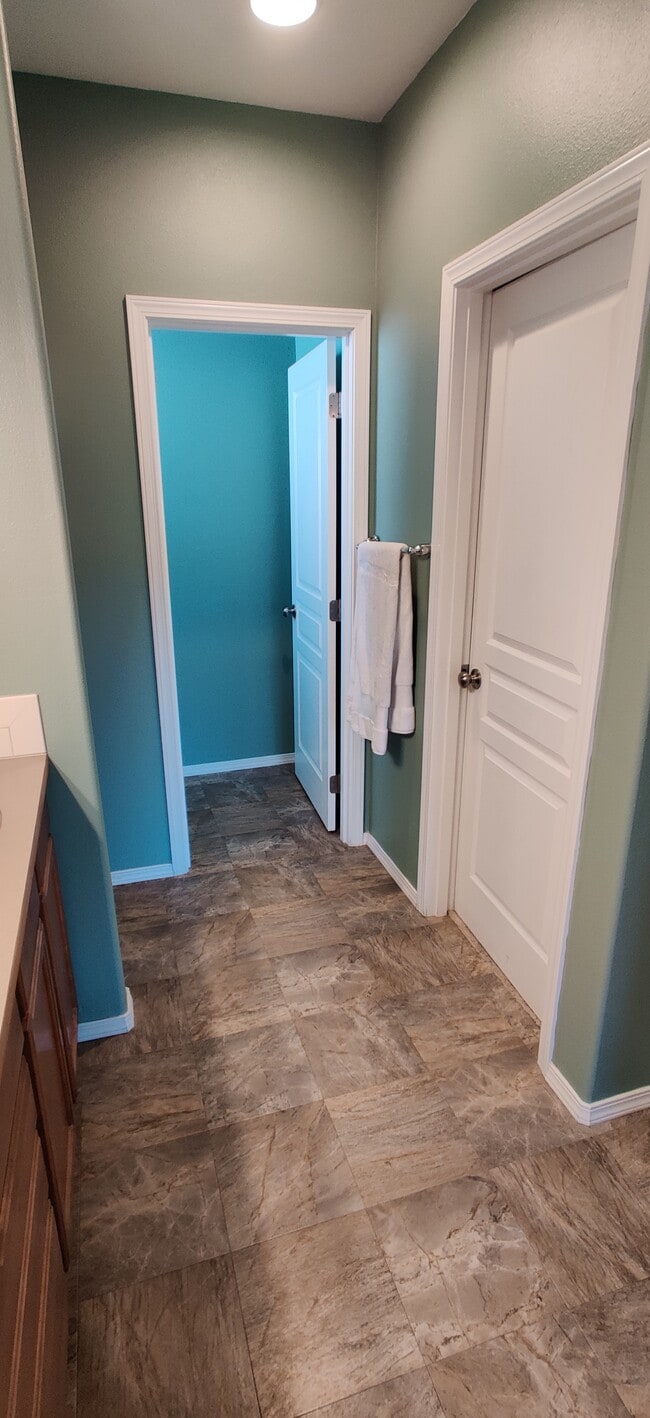 Building Photo - 2539 Jordan St