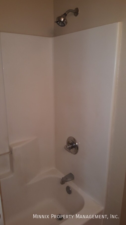 Building Photo - 517 N Brentwood Ave