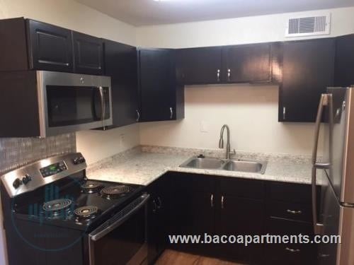 Primary Photo - Oak View Apartments