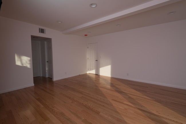 Downstairs bedroom - 1339 Quintero St