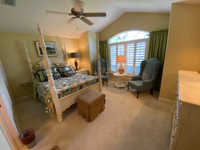 Building Photo - Exquisite - Turnkey, 3 bed + 2 1/2 Bath + ...