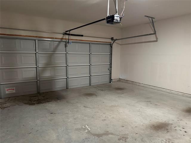 Building Photo - 2237 Diamond Dr