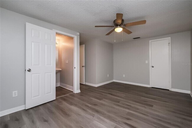 Building Photo - 7226 Exemplar Dr