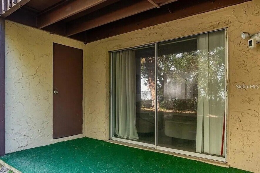 Building Photo - 2625 Pine Lake Terrace
