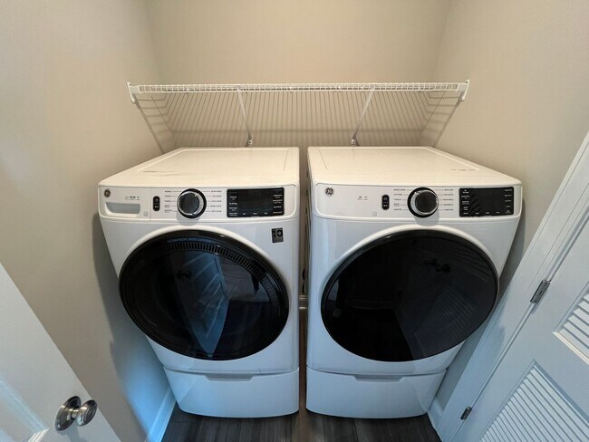 Building Photo - **OFFERING FIRST MONTH'S RENT FREE** New C...
