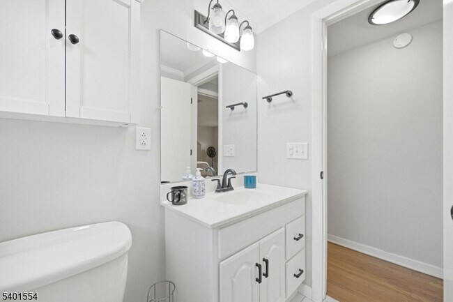 Building Photo - 58 Dogwood Rd