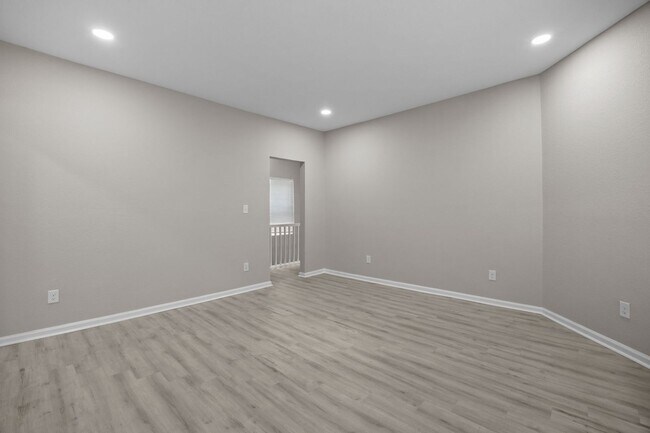 Building Photo - 126 Linden Ave