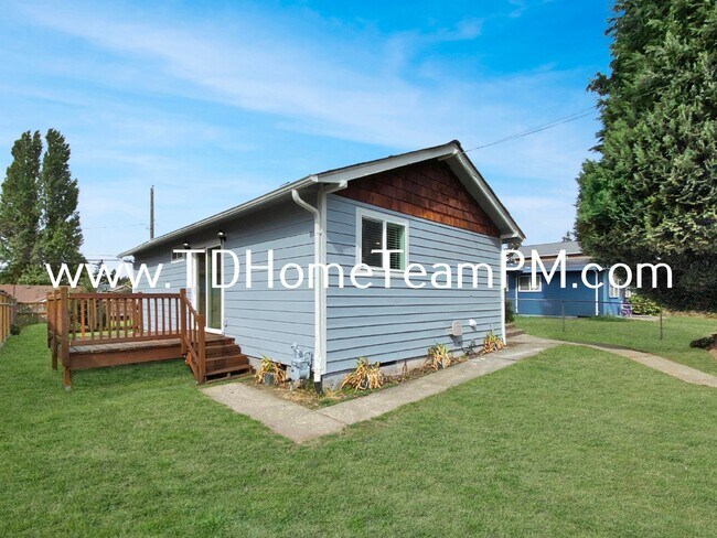 Building Photo - Charming 3-Bed Home with Granite Counterto...