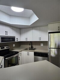 Building Photo - 8343 Lake Dr