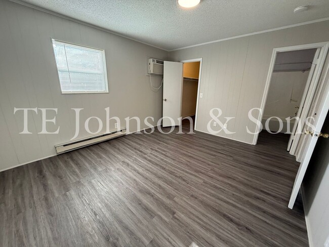 Building Photo - COMFORT, CONVENIENCE AND AFFORDABILITY! Ju...
