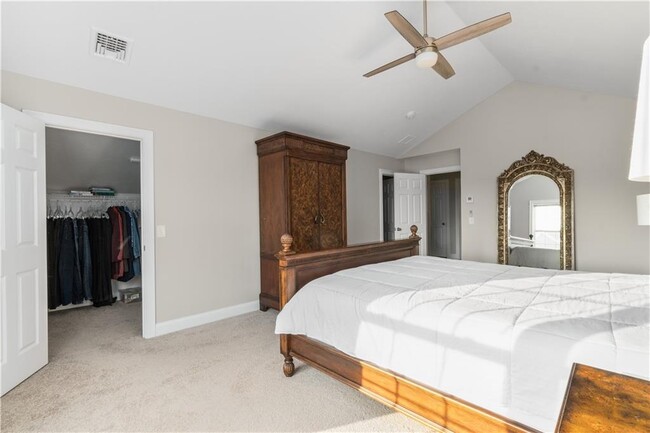 Building Photo - 802 Hunting Hill Dr