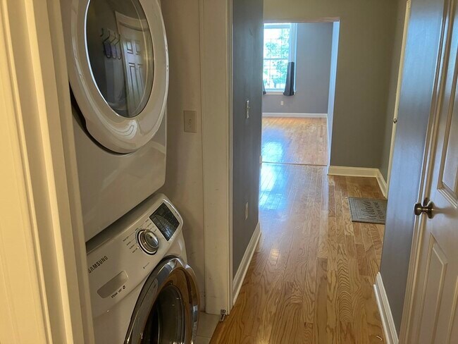 Building Photo - 215 Harvard St