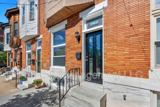 Building Photo - 207 S Ellwood Ave